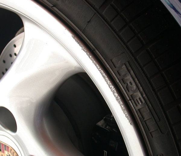 How to Repair Your Scratched Car Wheels